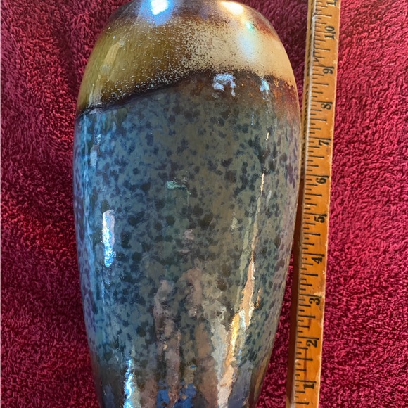 Vase - Picture 2 of 3